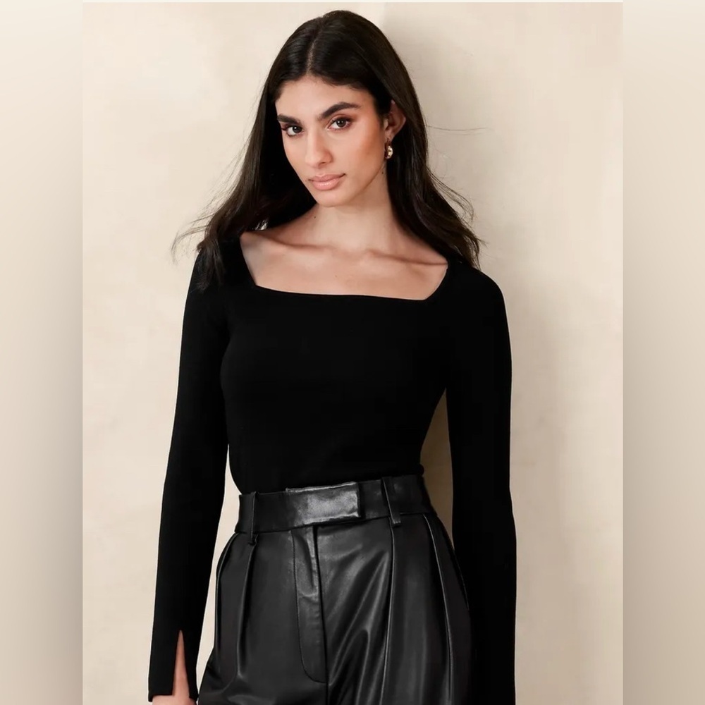 NWT Banana Republic Carolina Square Neck Black Sweater Size Large.